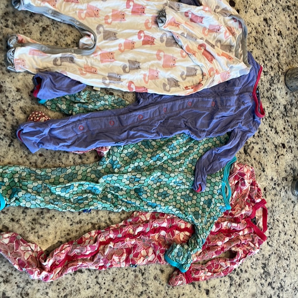 Baby Girls Pajamas. Kickkee Pants and Bestaroo. 6-12 months.
